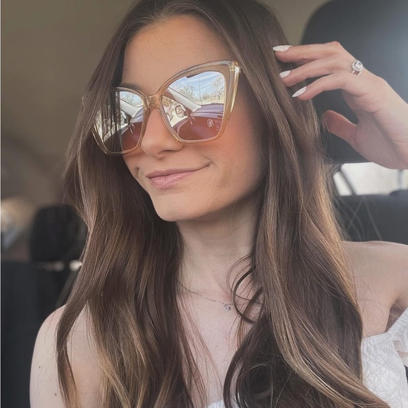 DIFF Eyewear Becky II Sunnies - Picture 2 of 6